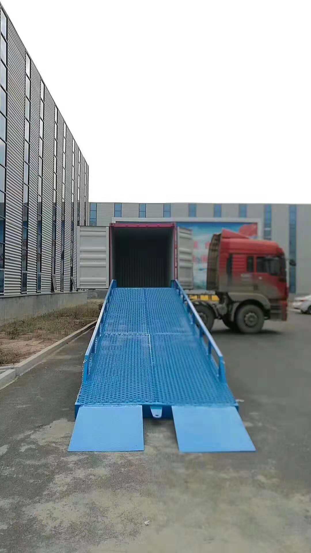 移動(dòng)式登車(chē)橋